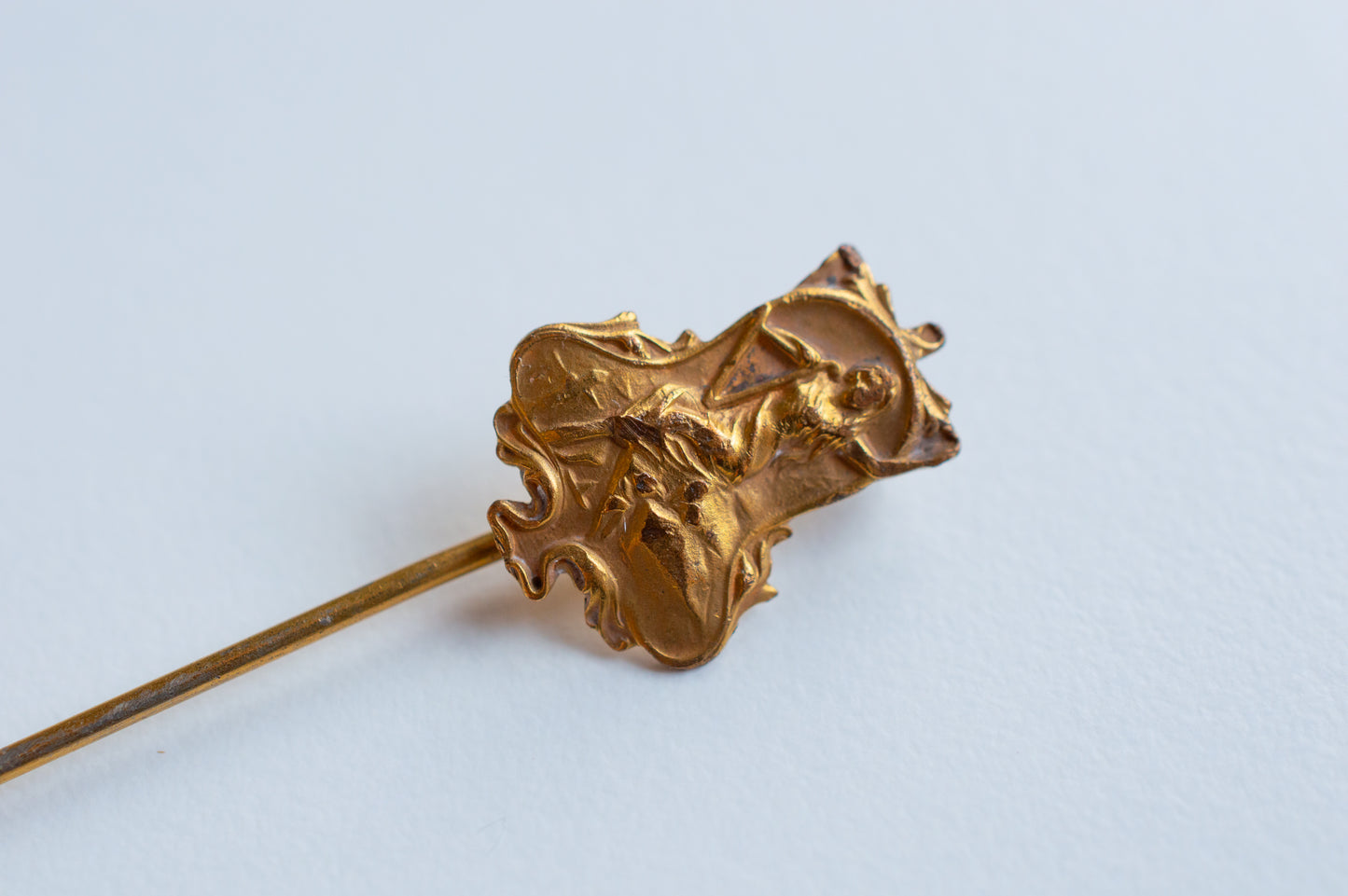 Antique Victorian Gold Filled Art Nouveau Harpist Lapel Pin